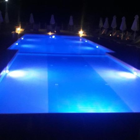 Irene'S Resort Káto Loutrákion Kültér fotó