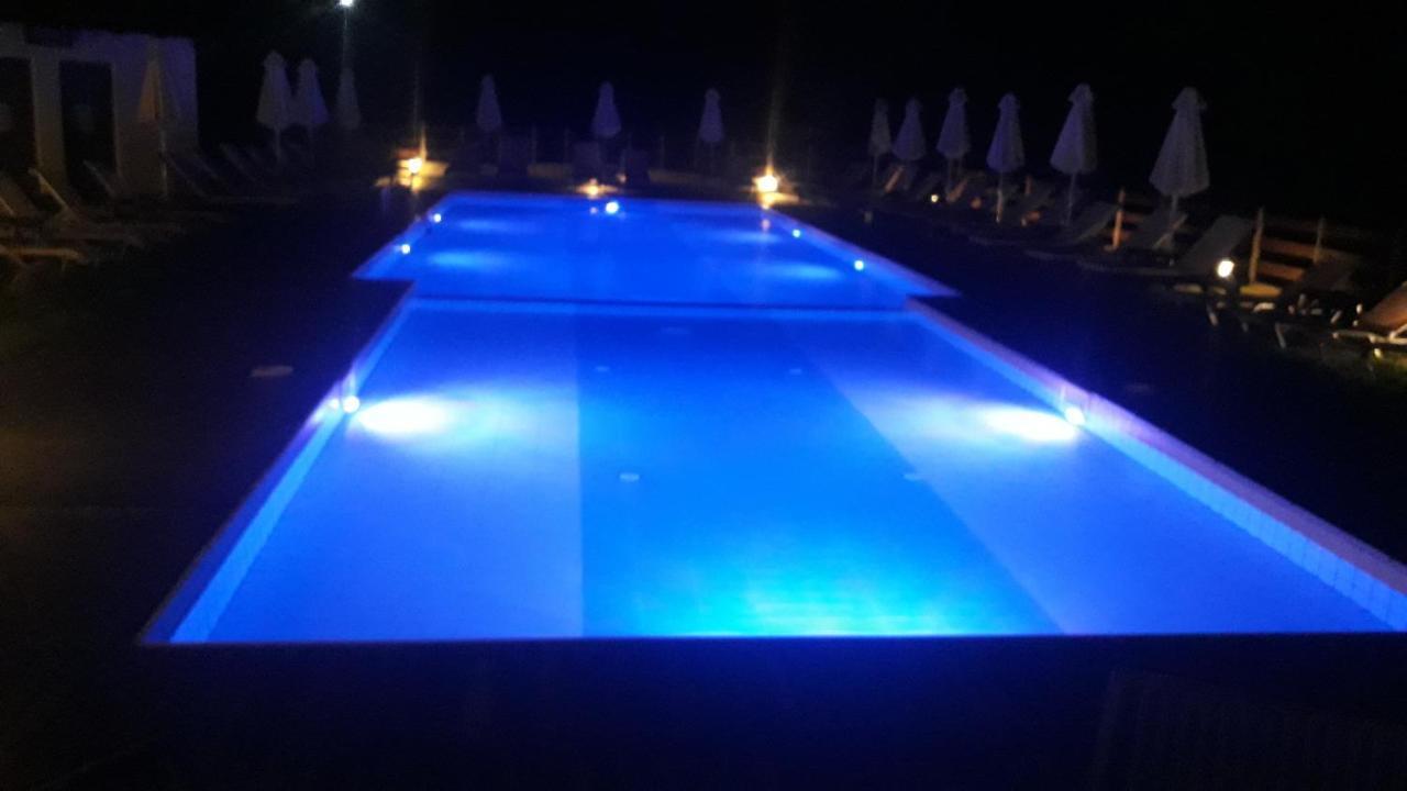 Irene'S Resort Káto Loutrákion Kültér fotó